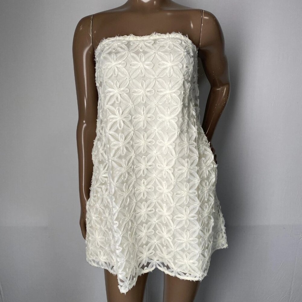 NEW WEWOREWHAT Women’s Strapless Lace Mini Dress – Ivory – Size 10